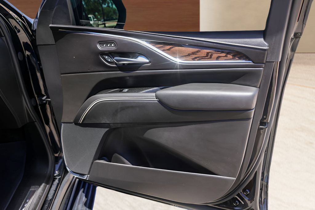 Certified 2023 Cadillac Escalade Premium Luxury Platinum AWD/4WD image 30