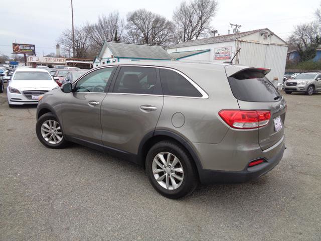 Used 2016 Kia Sorento L image 4