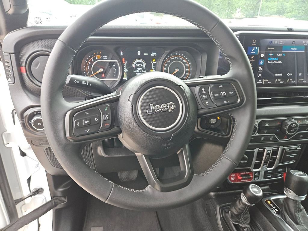 Used 2025 Jeep Wrangler Unlimited Rubicon AWD/4WD image 18