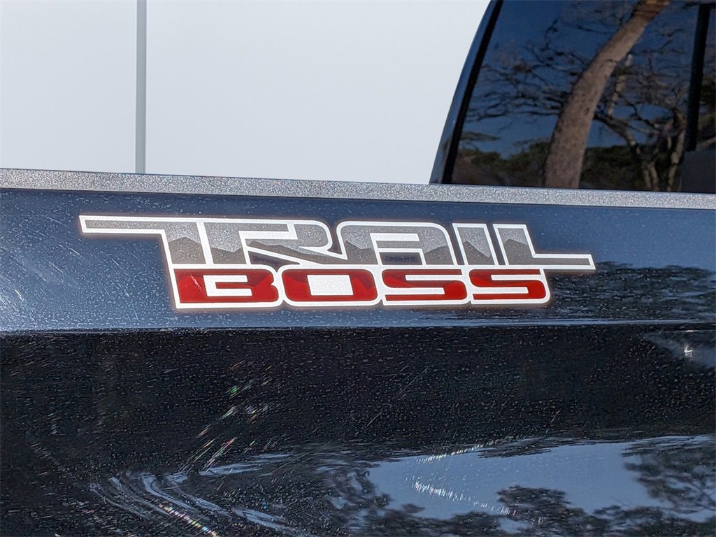 Used 2021 Chevrolet Silverado 1500 LT Trail Boss w/ Bed Protection Package image 13