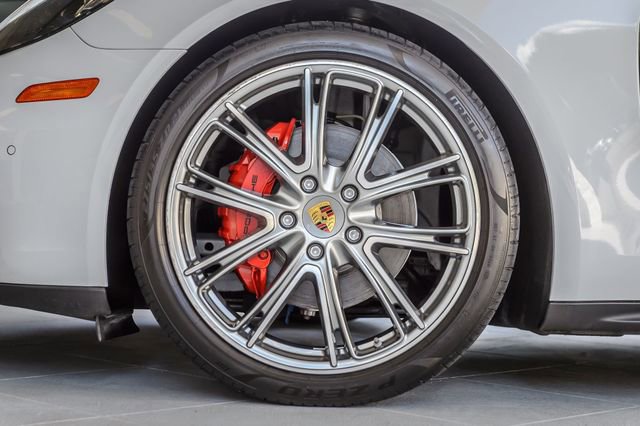 Used 2020 Porsche Panamera image 13