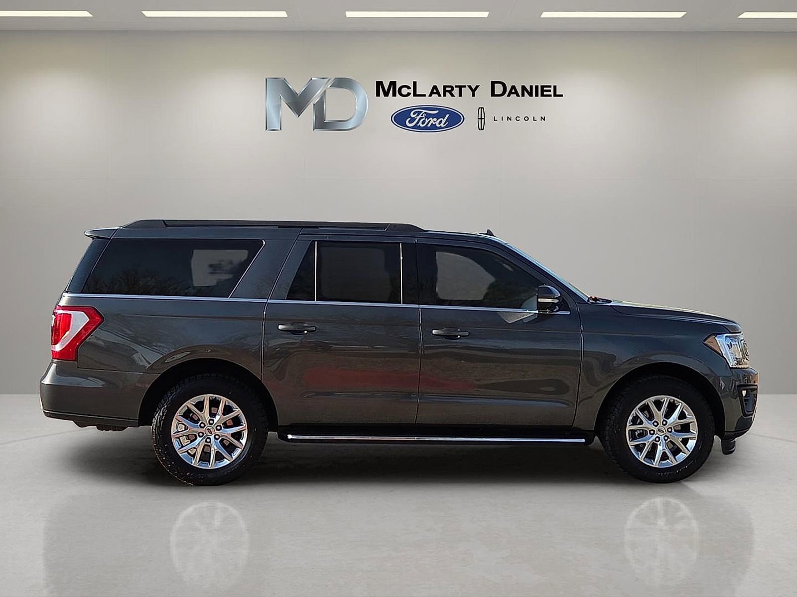 Used 2021 Ford Expedition Max XLT image 6
