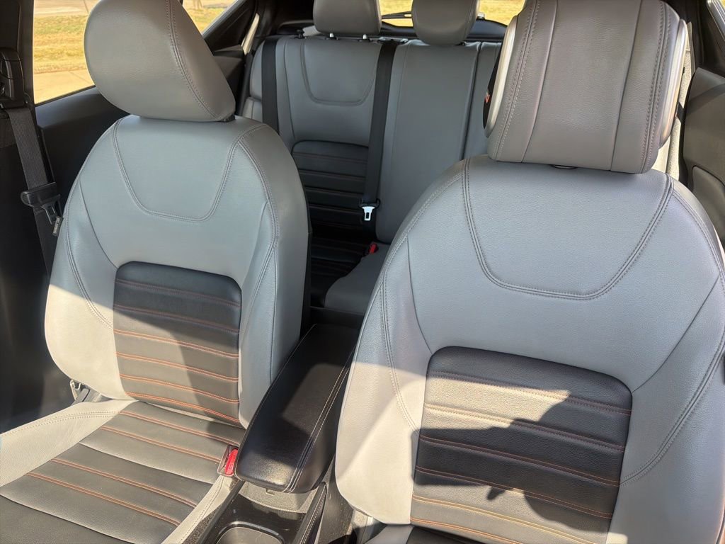 Used 2024 Nissan Kicks SR w/ SR Premium Package FWD image 16