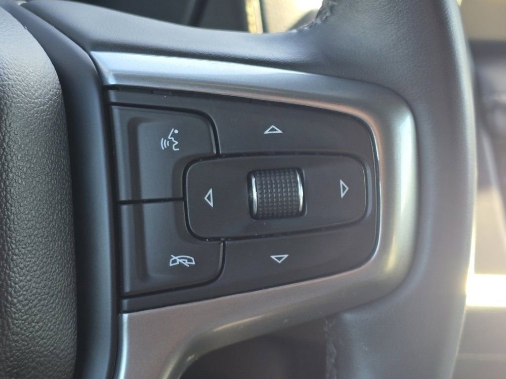 Used 2024 Chevrolet Suburban Premier image 28