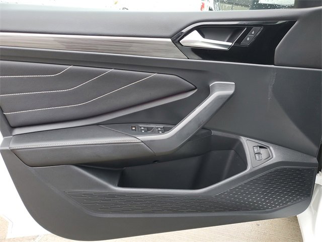 Certified 2022 Volkswagen Jetta SEL image 19