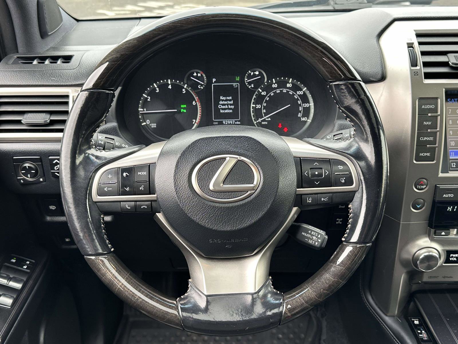 Used 2020 Lexus GX 460 Premium w/ Premium Package image 13