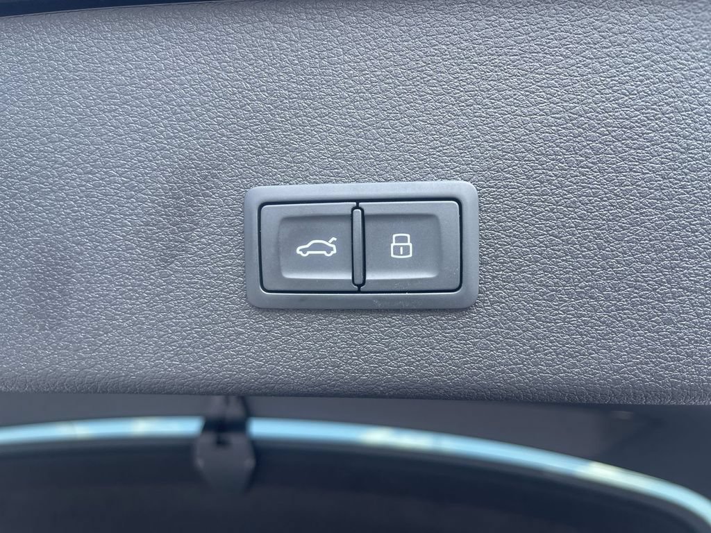 Used 2022 Audi e-tron Premium AWD/4WD image 15