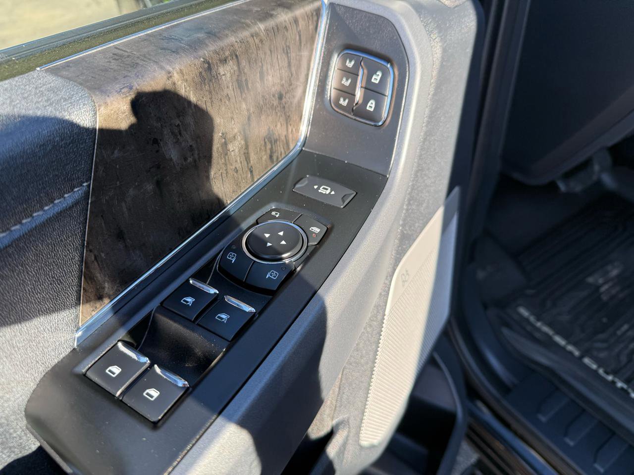 Used 2024 Ford F350 Lariat w/ Lariat Ultimate Package image 36