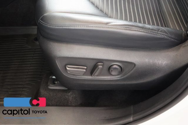 Used 2023 Toyota Highlander XSE AWD/4WD image 11