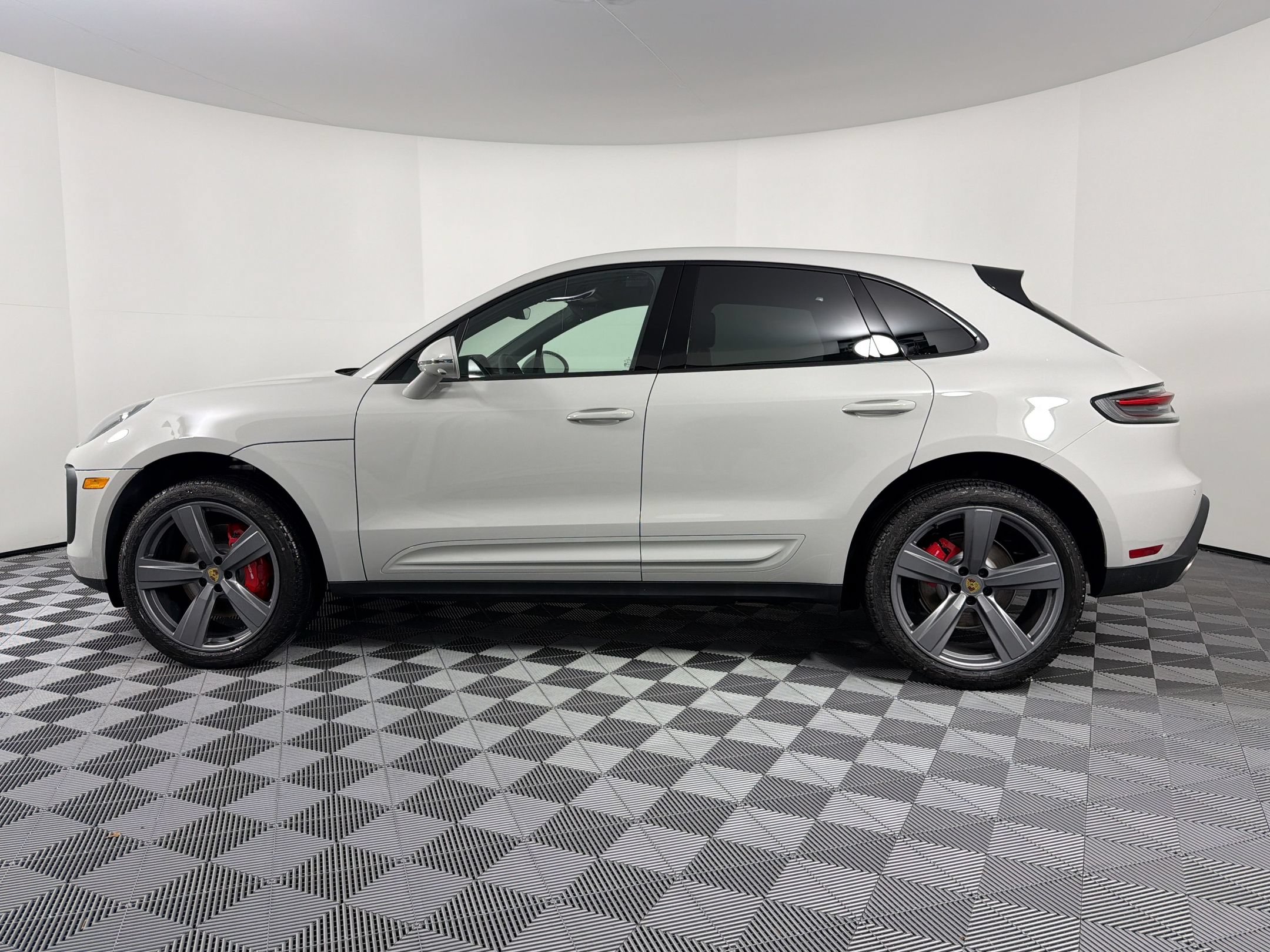 New 2026 Porsche Macan S AWD/4WD image 2