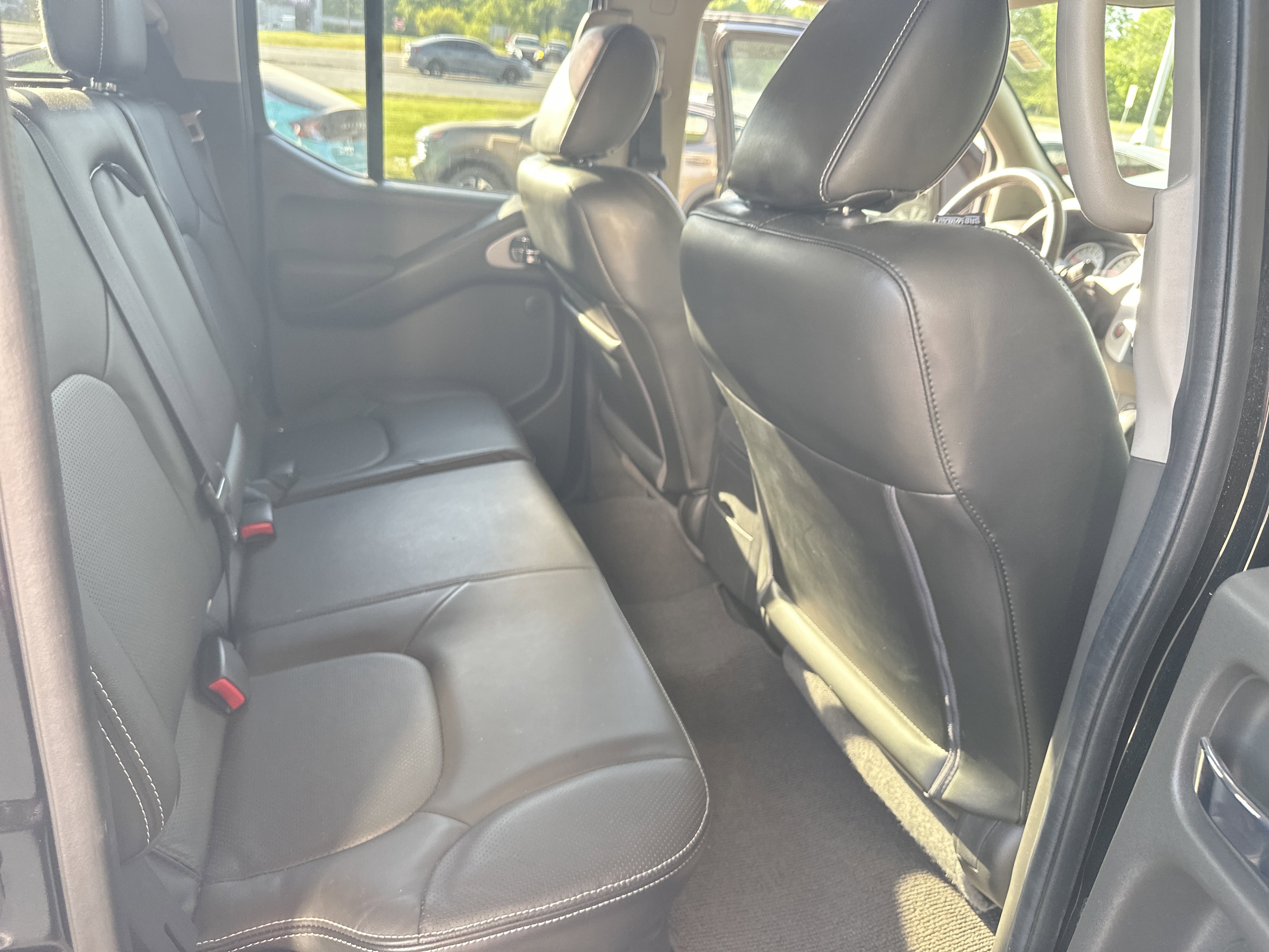 Used 2021 Nissan Frontier PRO-4X w/ Pro-4x Utility Package image 17