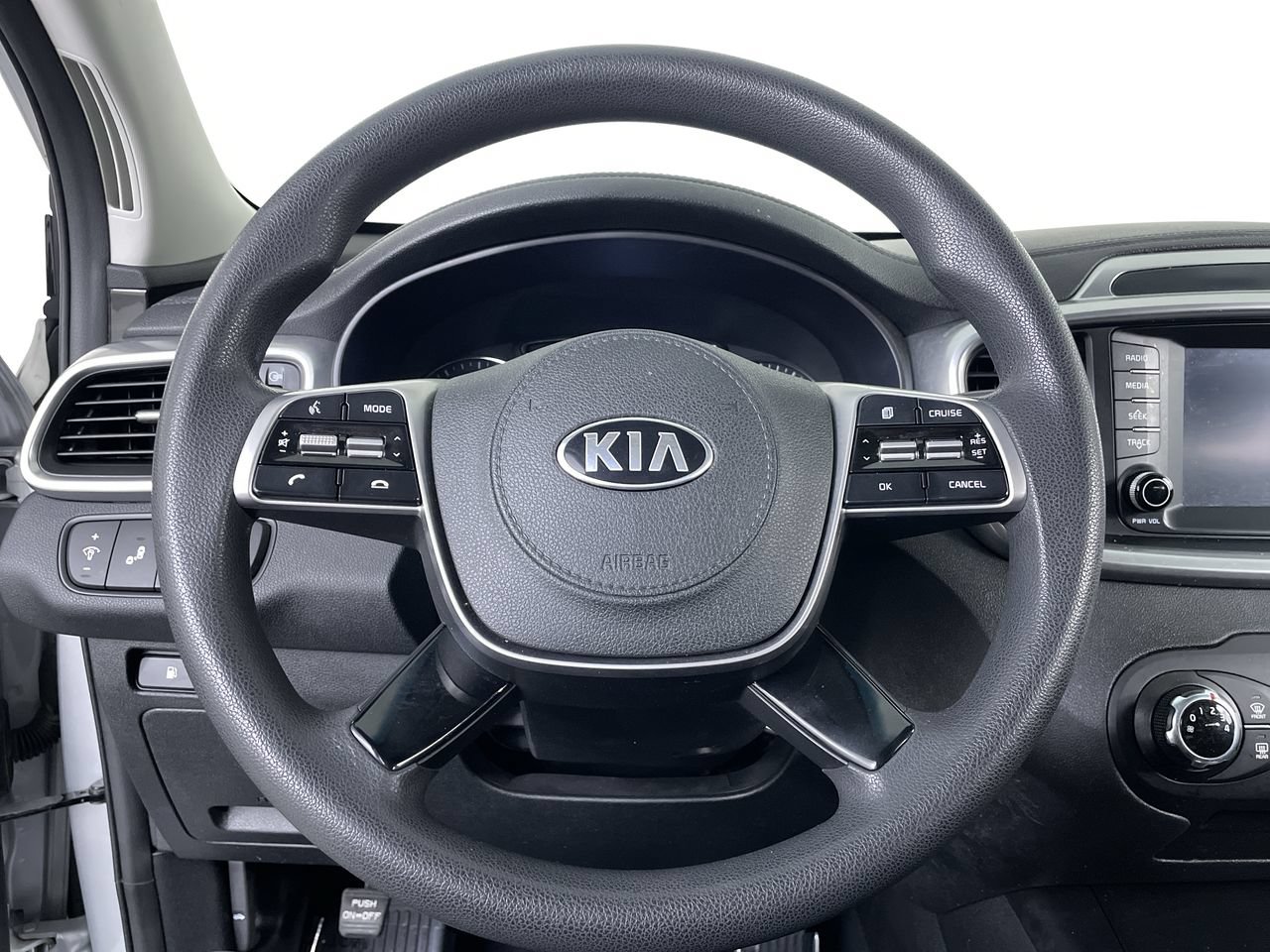Used 2020 Kia Sorento LX AWD/4WD image 14