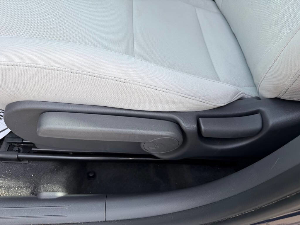 Used 2024 Hyundai Kona SE AWD/4WD image 11
