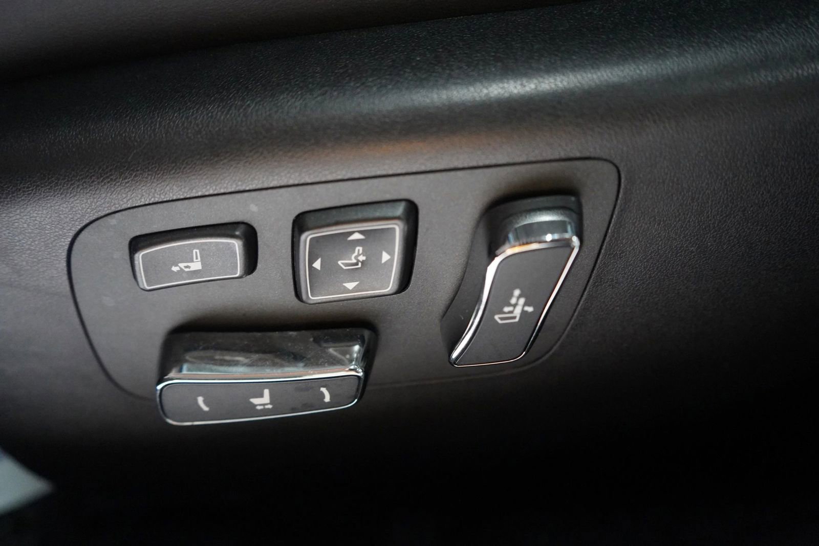 Used 2014 Lexus LS 460 RWD image 8