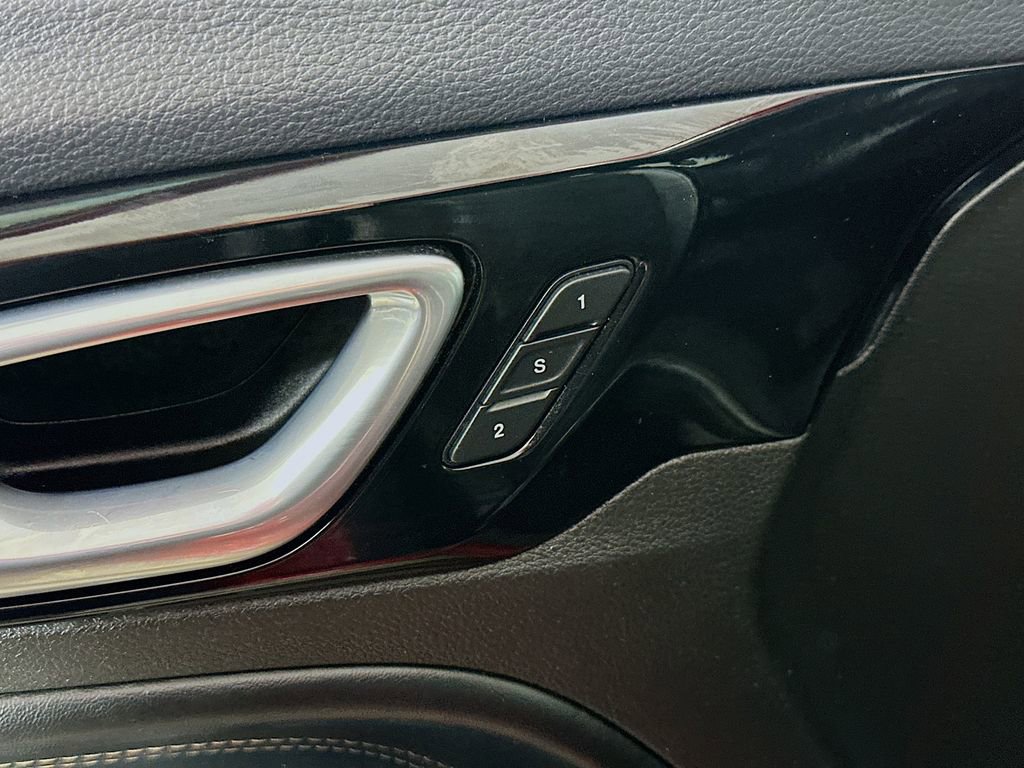 Used 2022 Jeep Compass High Altitude w/ (RED) Package image 21