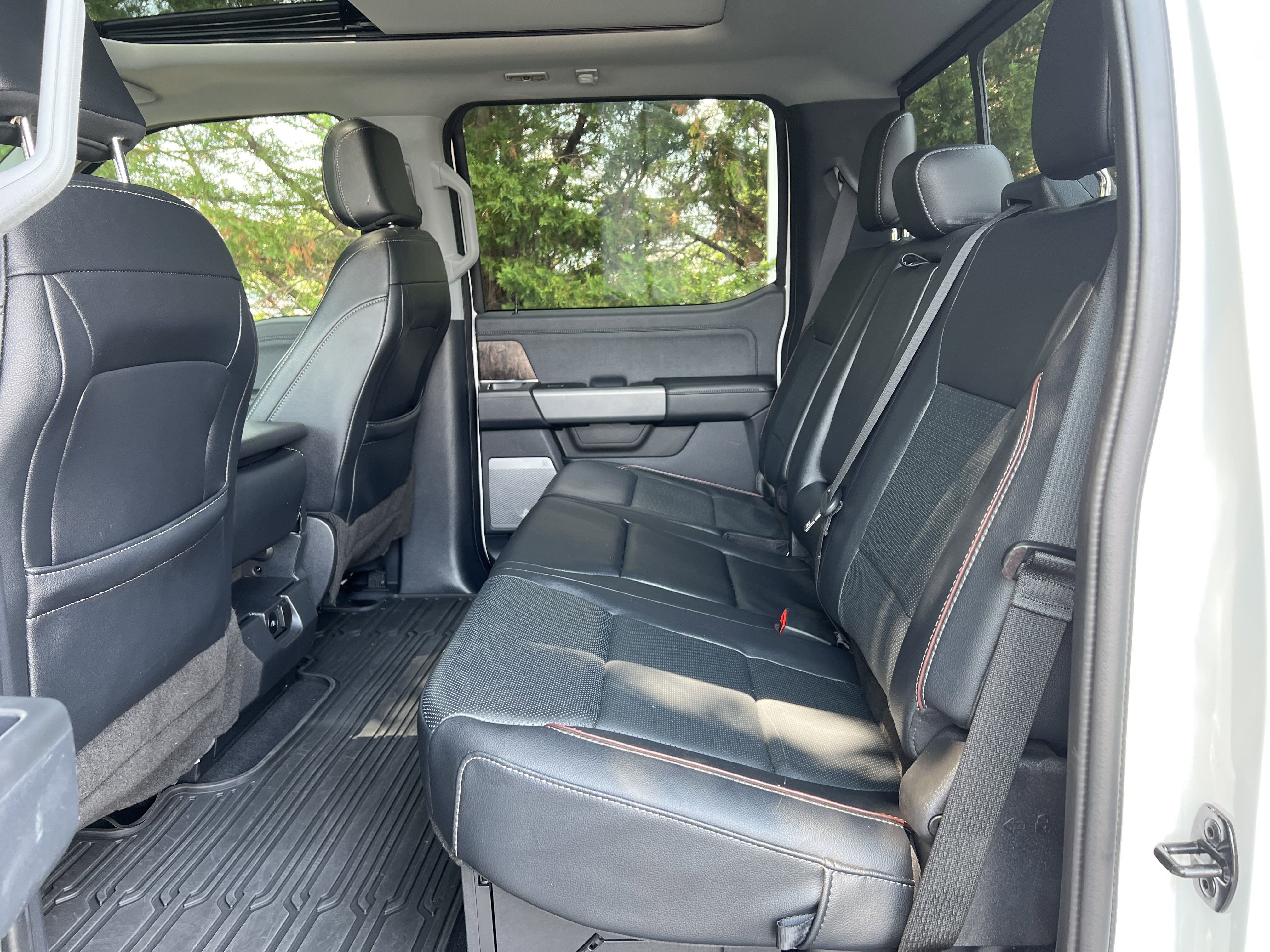 Used 2023 Ford F250 Lariat w/ Sport Appearance Package image 31