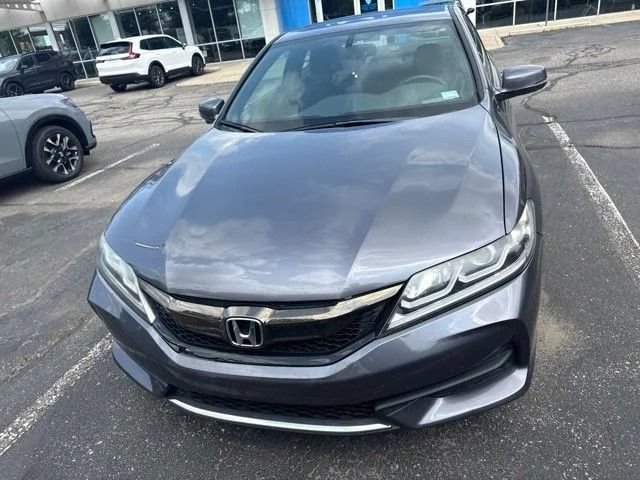 Used 2017 Honda Accord EX-L image 2
