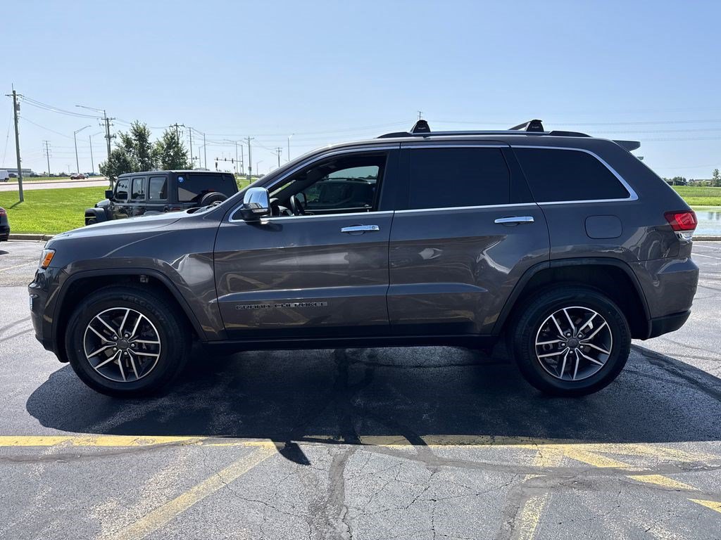 Used 2021 Jeep Grand Cherokee Limited w/ Trailer Tow Group IV AWD/4WD image 9