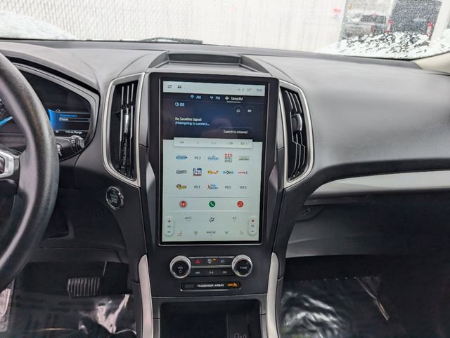 Used 2024 Ford Edge SEL image 3