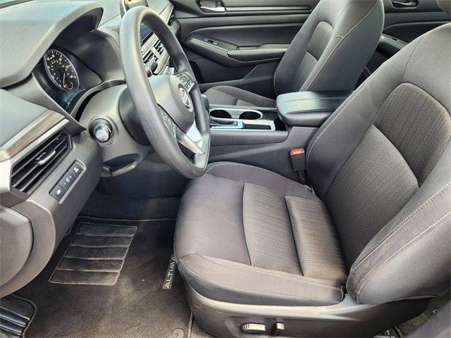 Used 2024 Nissan Altima 2.5 SV image 15