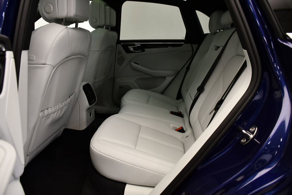 Certified 2025 Porsche Macan image 45