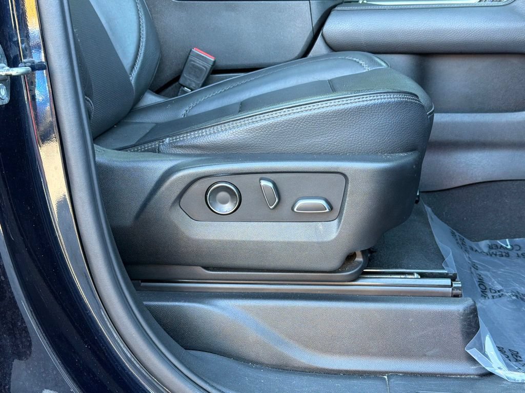 Used 2023 GMC Yukon Denali AWD/4WD image 37