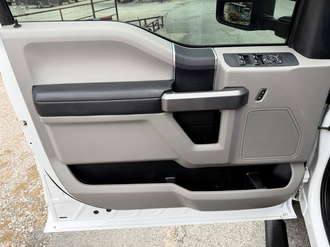 Used 2019 Ford F250 XLT w/ Snow Plow Prep Package AWD/4WD image 23