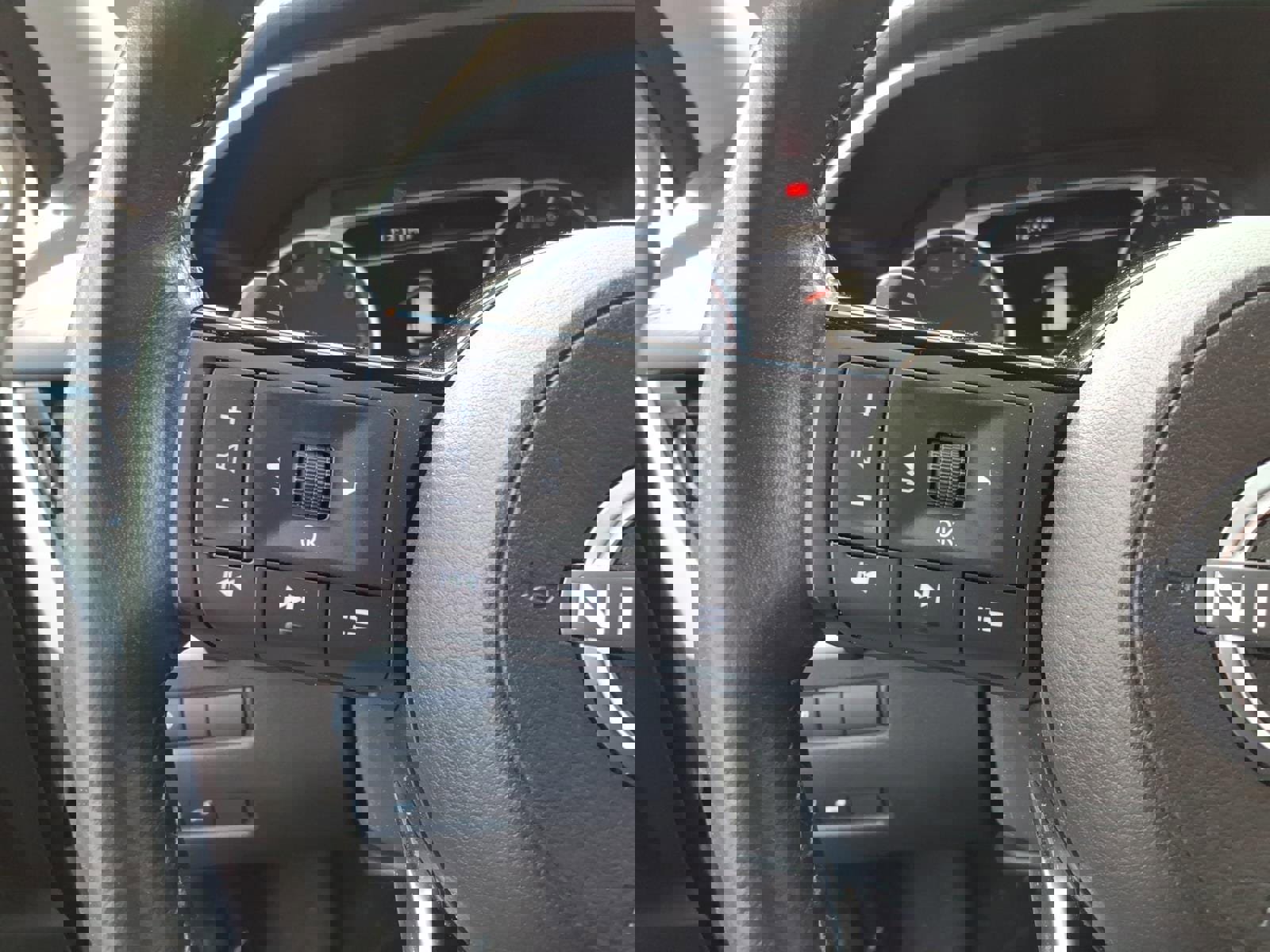 Used 2023 Nissan Rogue SL image 13