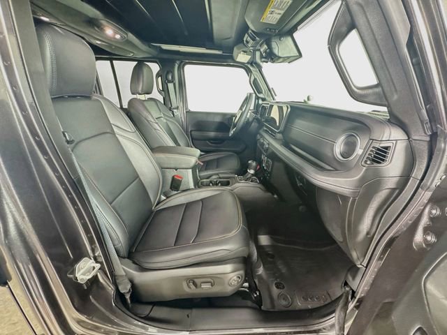 Used 2025 Jeep Wrangler Unlimited Sahara AWD/4WD image 31