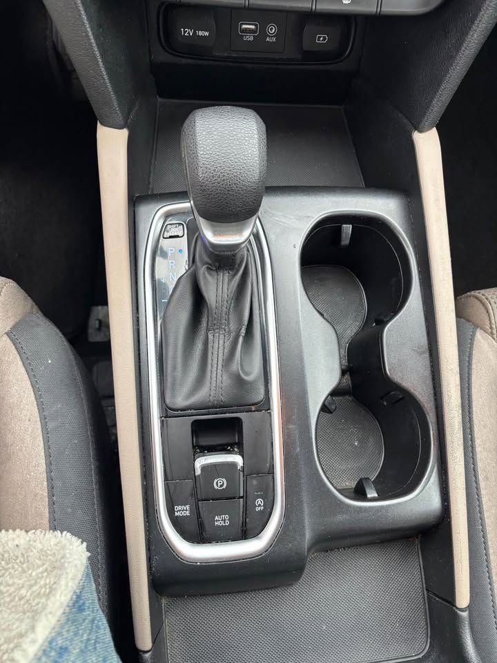 Used 2019 Hyundai Santa Fe SEL image 16