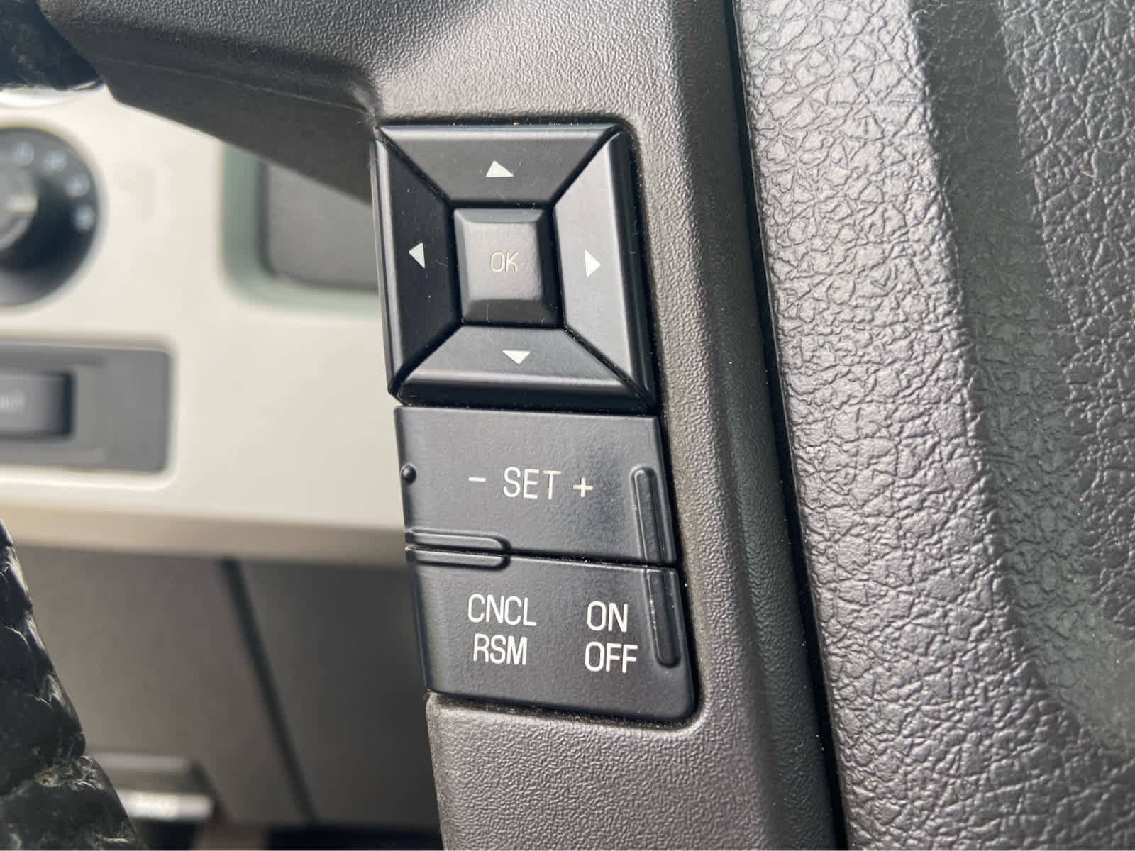 Used 2014 Ford F150 Lariat w/ Equipment Group 502A Luxury image 22