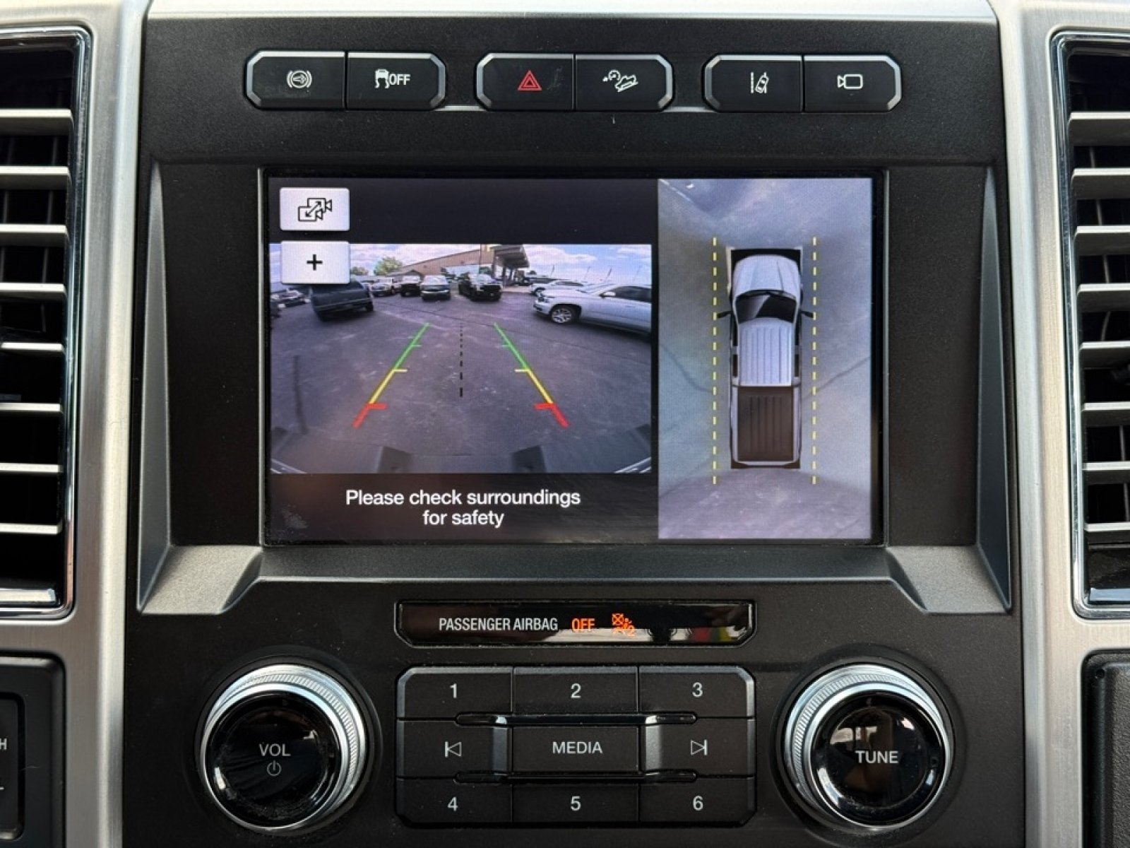 Used 2019 Ford F350 Platinum w/ Platinum Ultimate Package AWD/4WD image 14