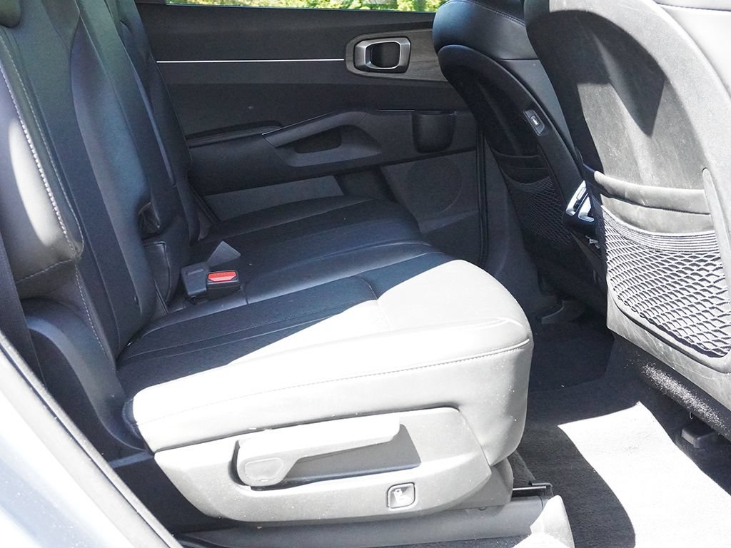 Used 2023 Kia Sorento S w/ Panoramic Sunroof Package AWD/4WD image 33