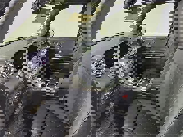 Used 2025 Mercedes-Benz GLB 250 GLB 250 image 9