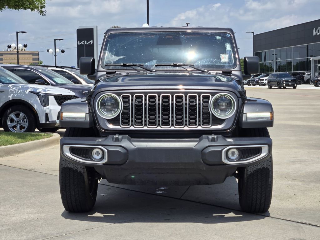 Used 2025 Jeep Wrangler Unlimited Sahara AWD/4WD image 11