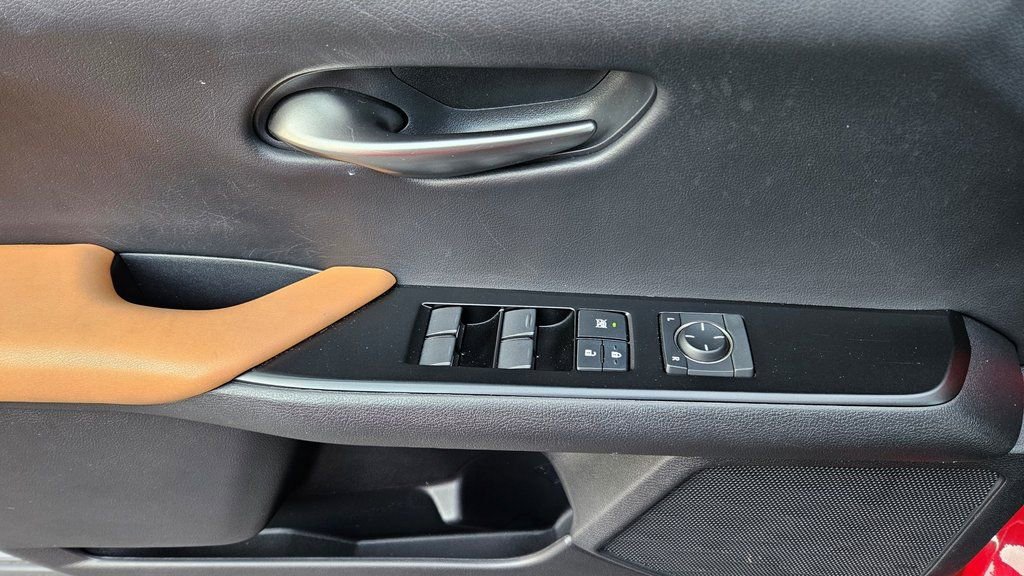 Used 2019 Lexus UX 250h w/ Premium Package image 17