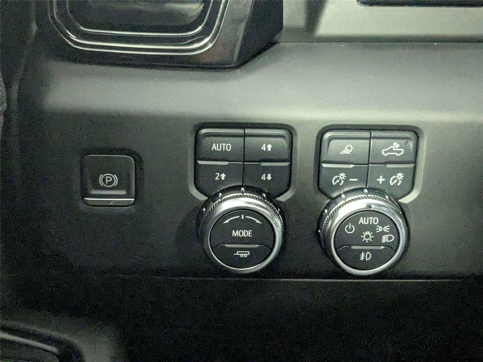 Used 2022 GMC Sierra 1500 AT4 w/ AT4 Premium Package AWD/4WD image 14