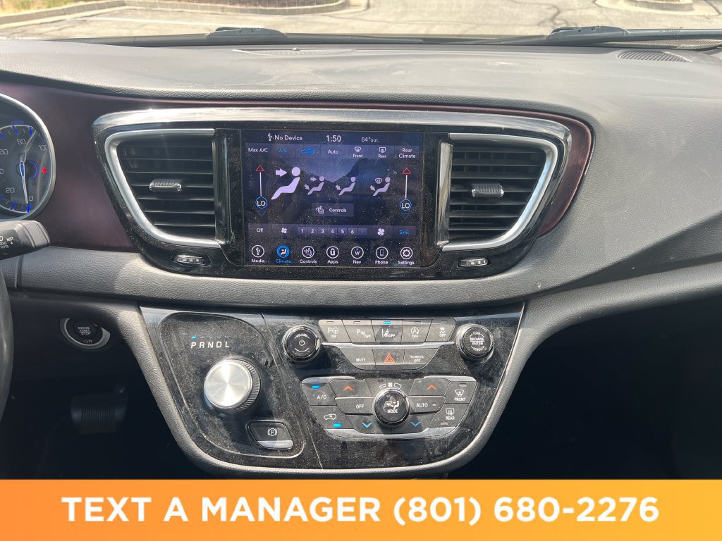 Used 2019 Chrysler Pacifica Touring-L FWD image 17