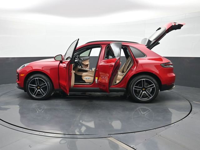 Certified 2020 Porsche Macan image 30