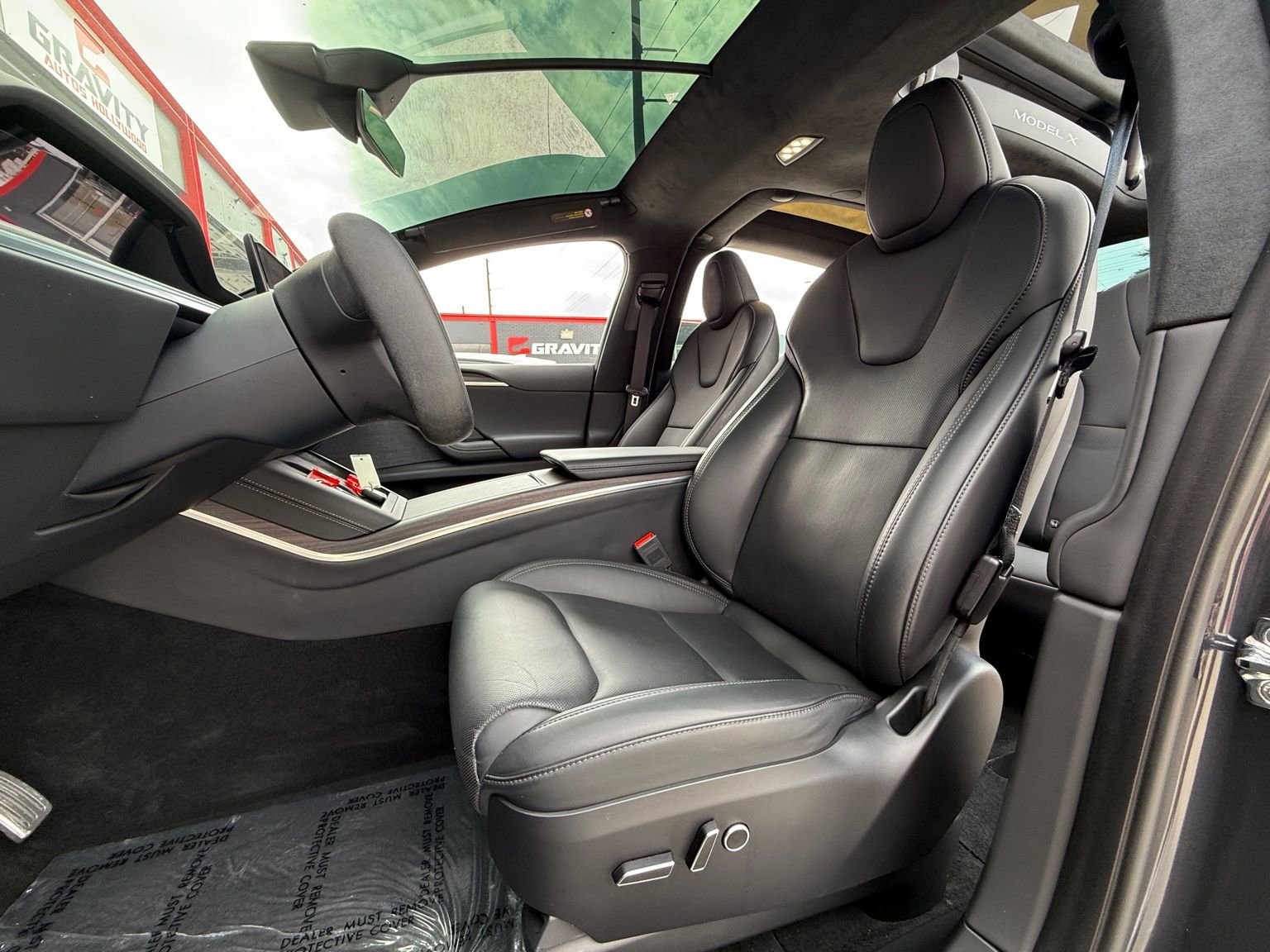 Used 2024 Tesla Model X image 11