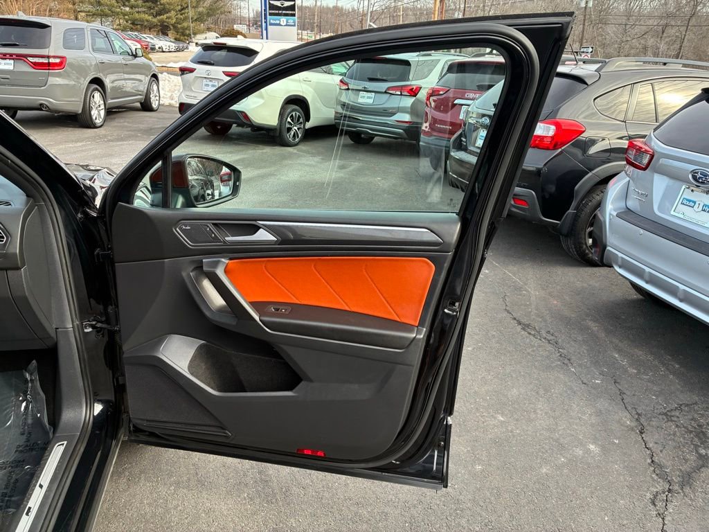 Used 2021 Volkswagen Tiguan SEL Premium R-Line image 43