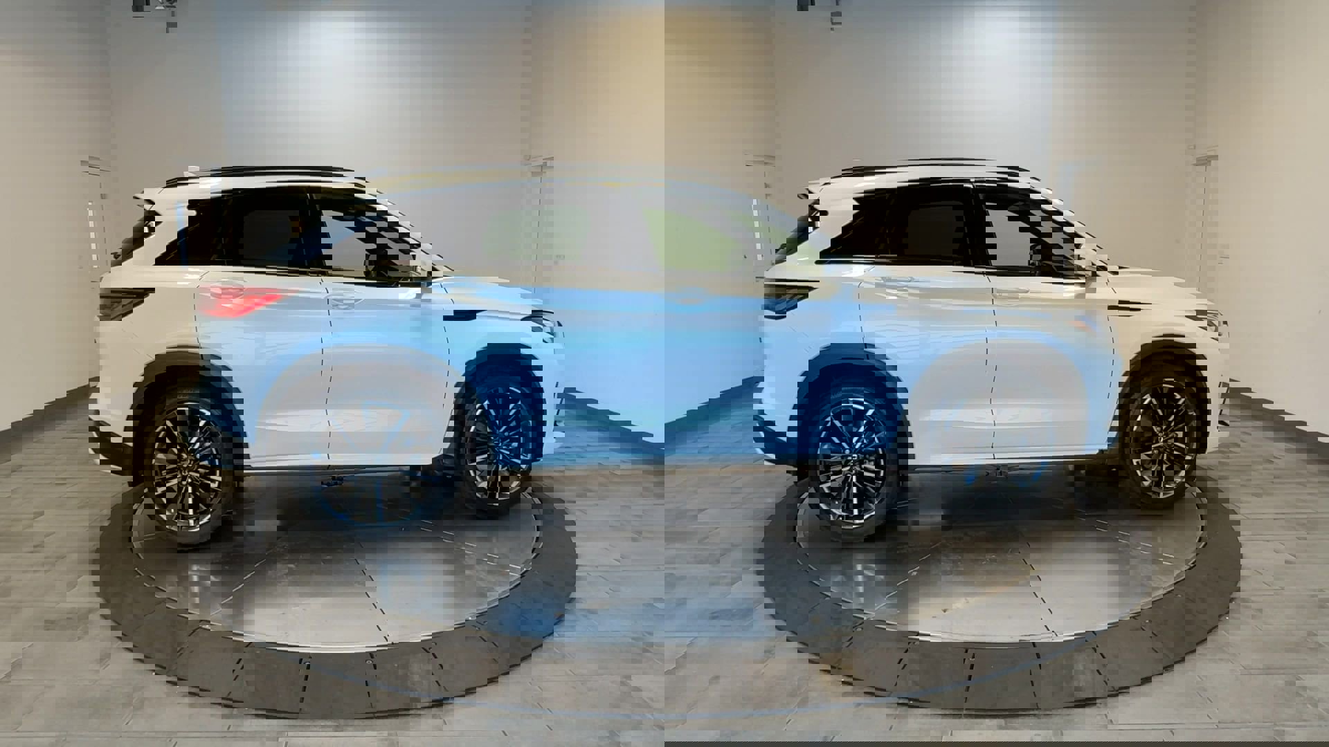 Certified 2025 INFINITI QX50 Sport image 9