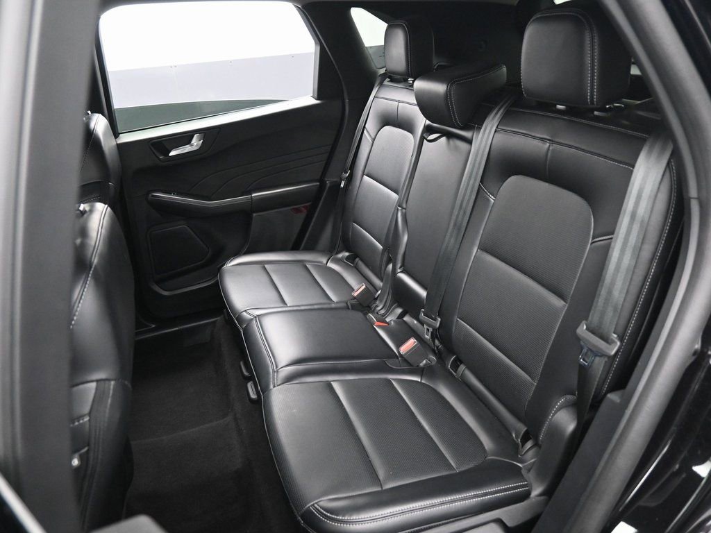 Used 2025 Ford Escape Platinum image 27