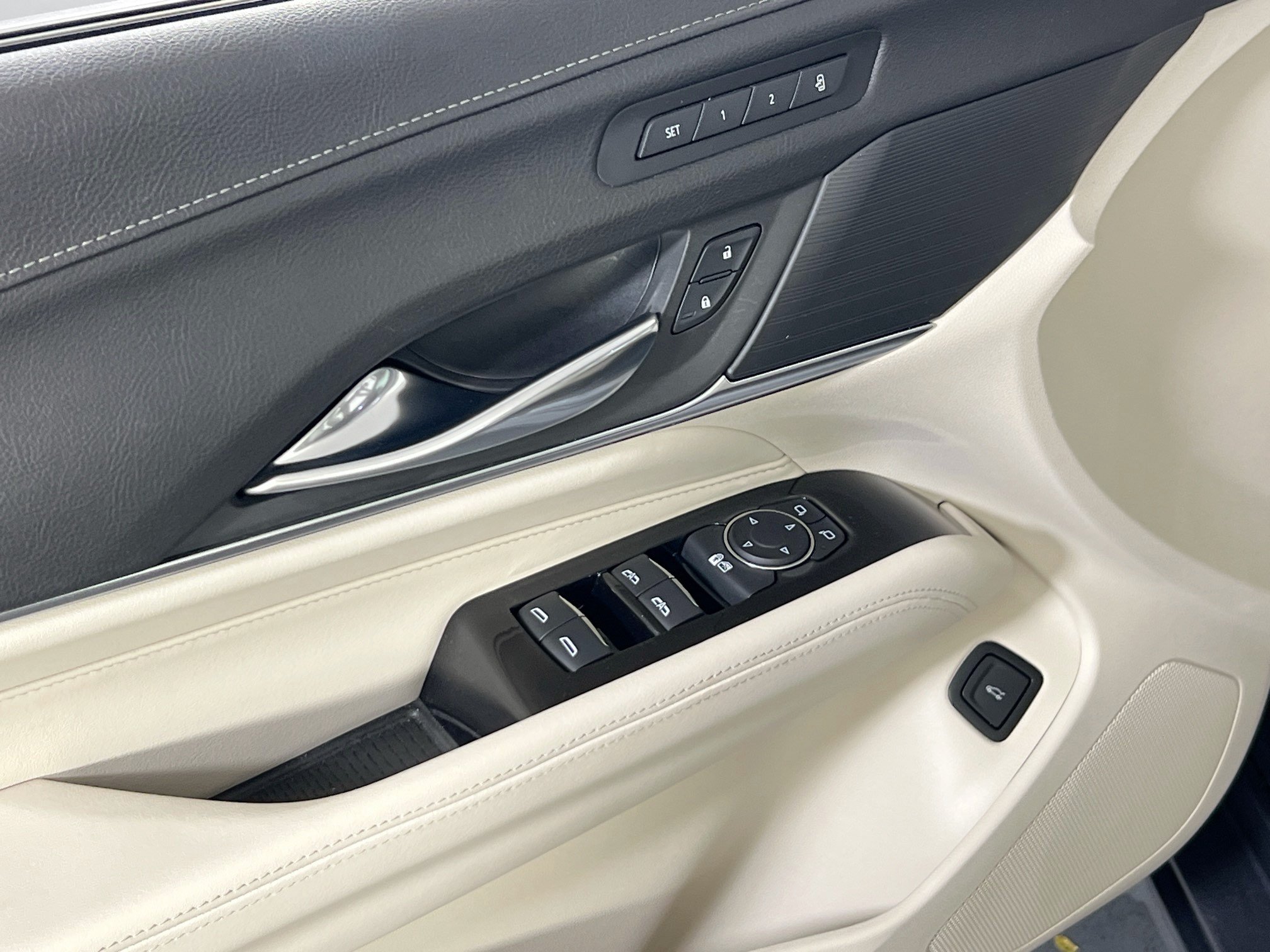 Used 2020 Cadillac CT4 Premium Luxury RWD image 17