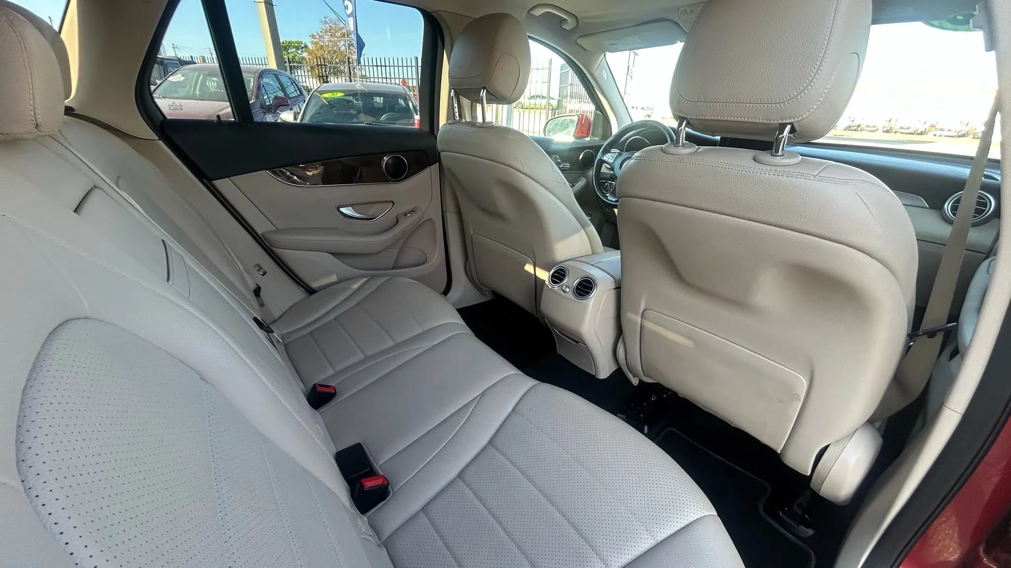 Used 2018 Mercedes-Benz GLC 300 image 12