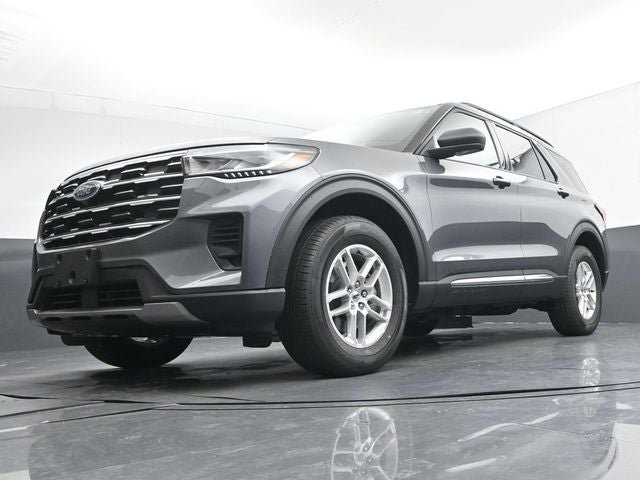 Used 2025 Ford Explorer Active image 28