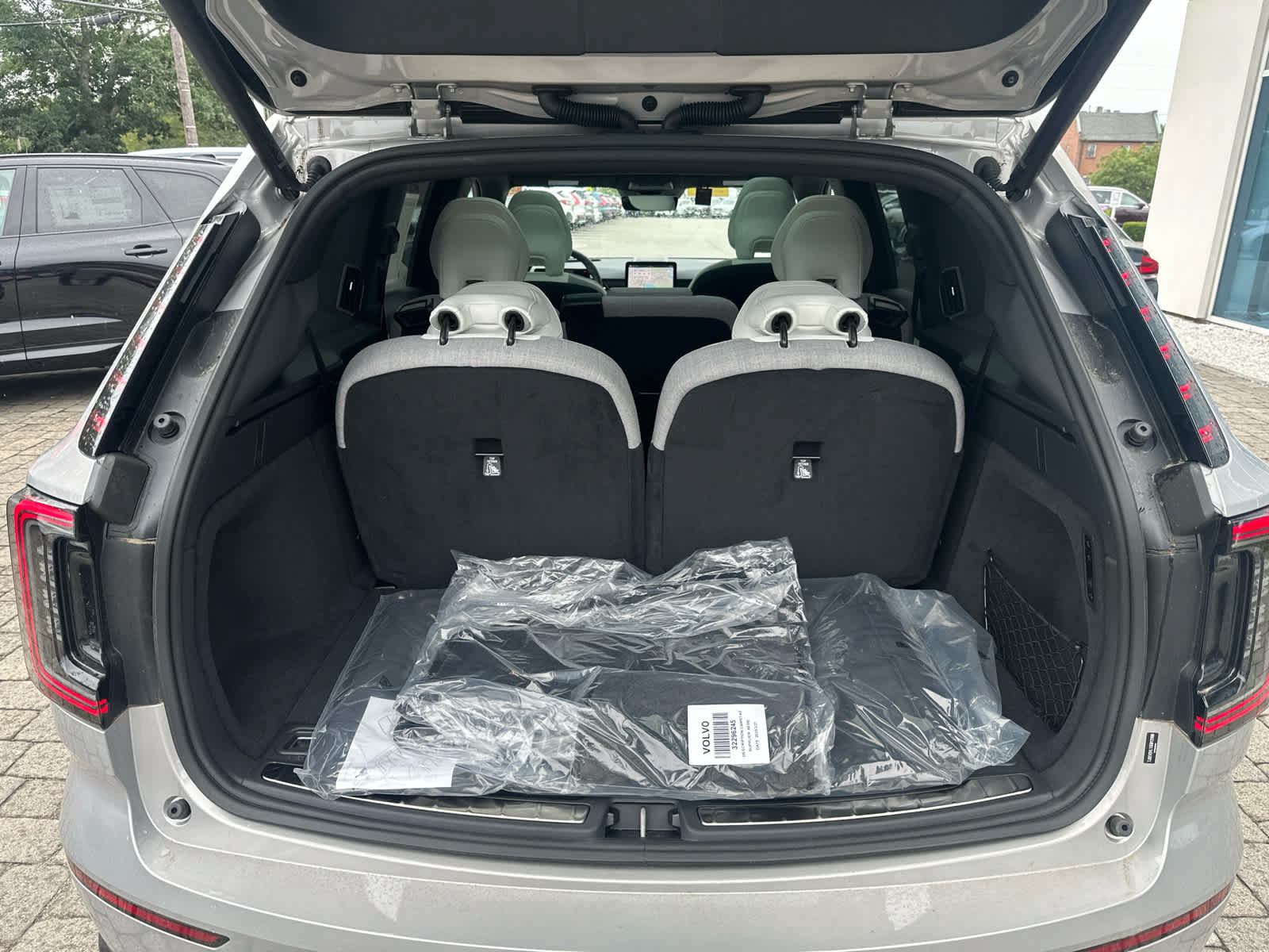 Used 2025 Volvo EX90 Ultra AWD/4WD image 36