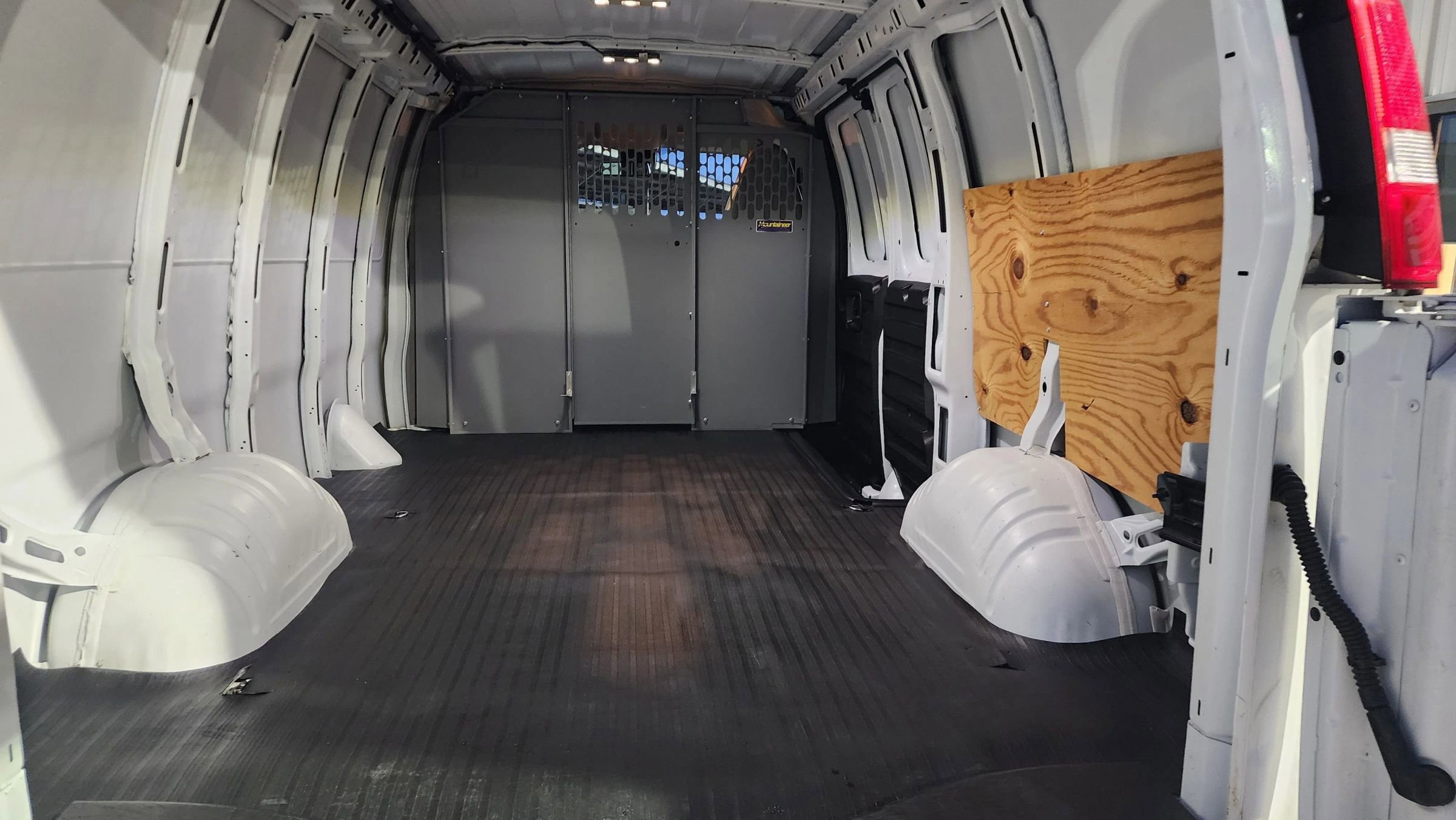 Used 2024 Chevrolet Express 2500 w/ Driver Convenience Package image 14