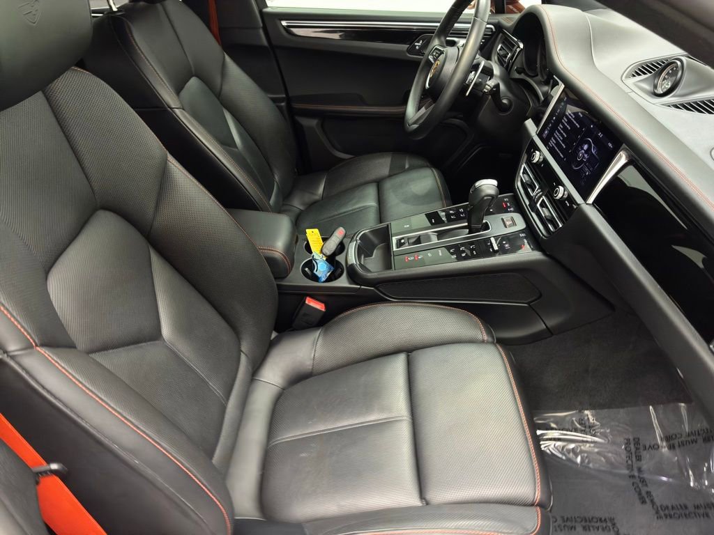 Used 2023 Porsche Macan w/ Premium Package Plus image 49