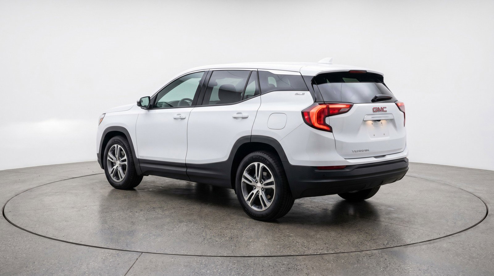 Used 2024 GMC Terrain SLE FWD image 6